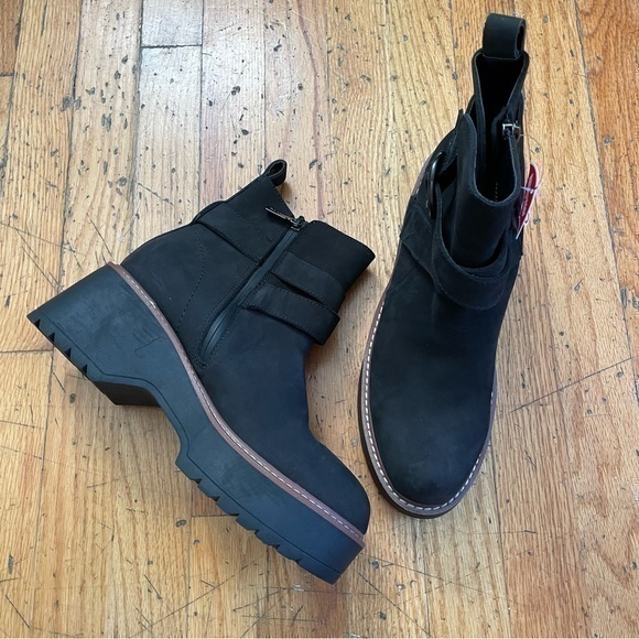 Blondo Shoes - Blondo Platform Waterproof Boots Size 9